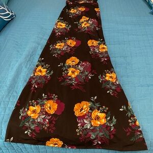 LuLaRoe Maxi skirt black with beautiful vivid colors just in time for fall.